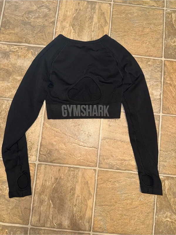 Gymshark Black Cropped Long-Sleeve Seamless Top with Logo - Image 2