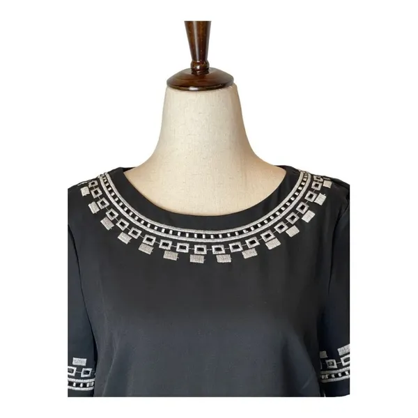 Lulus Black Short Sleeve Embroidered Crew Neckline‎ Mini Shift Dress Size S - Image 5