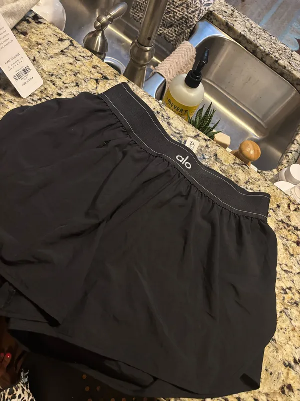 Alo Yoga Match Point Shorts - Image 2