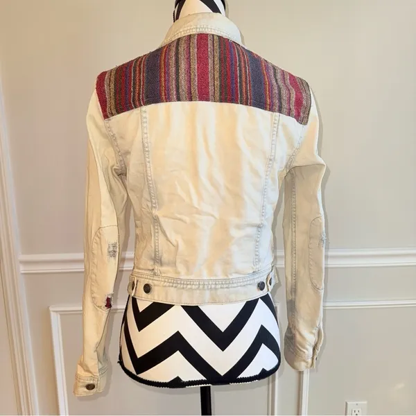 Free People Baja Tapestry Light‎ Wash Jacket size 6 - Image 4