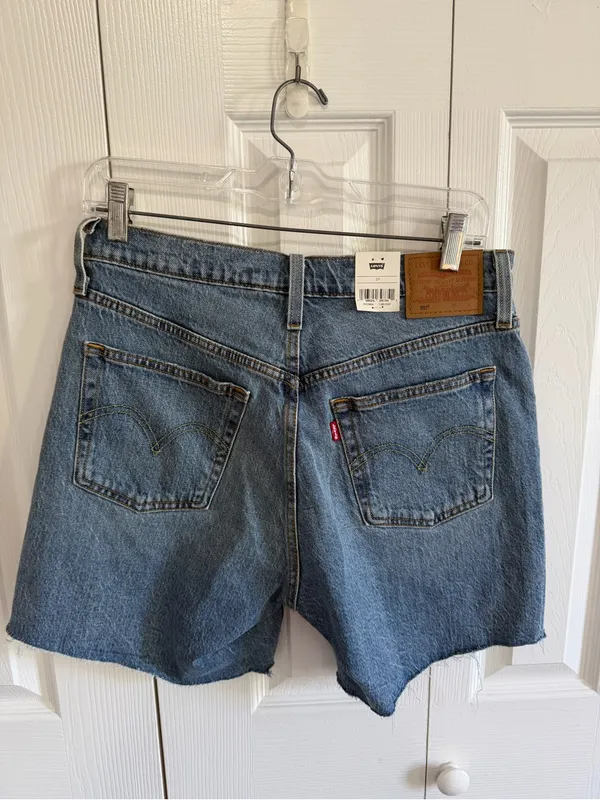 Levi's 501 Original High Rise Women's Shorts Medium Wash Size 29 NWT - Image 2