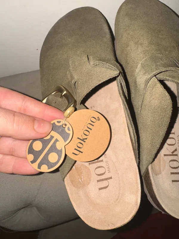 Yukon women’s suede leather clogs size 9 tan Brown - Image 9