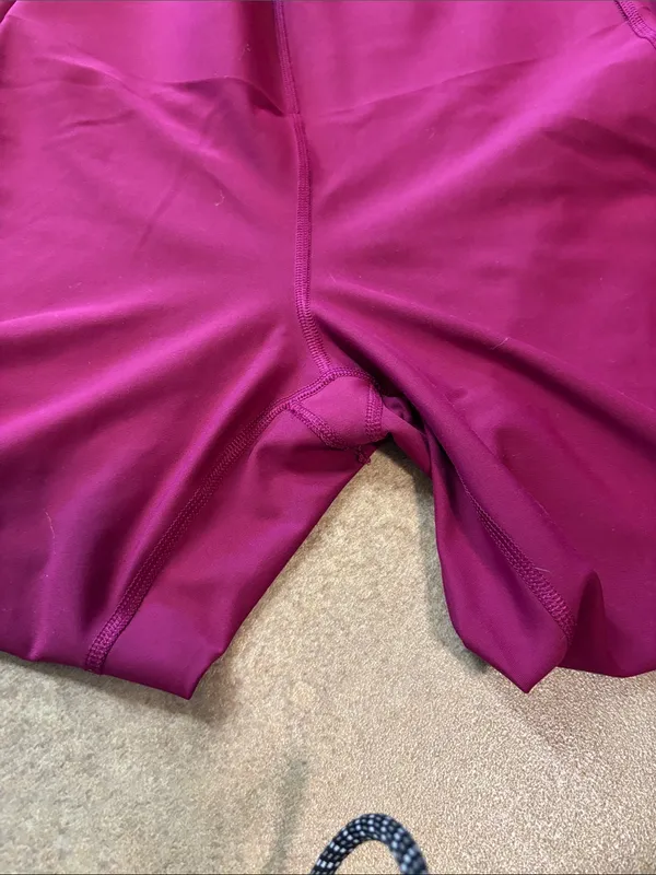 Old Navy Women's High-Rise Leggings in Berry Plum - Image 2