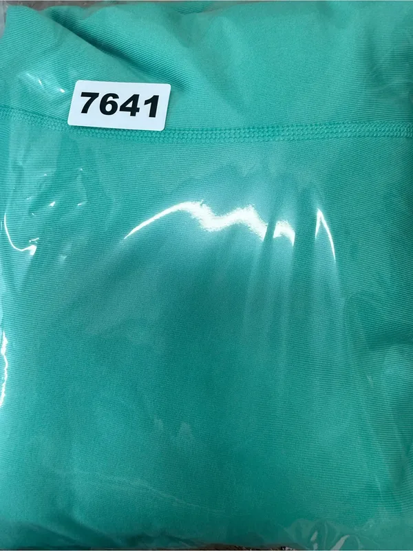 Mountain Hardwear teal 1/4 zip pullover size small - Image 6