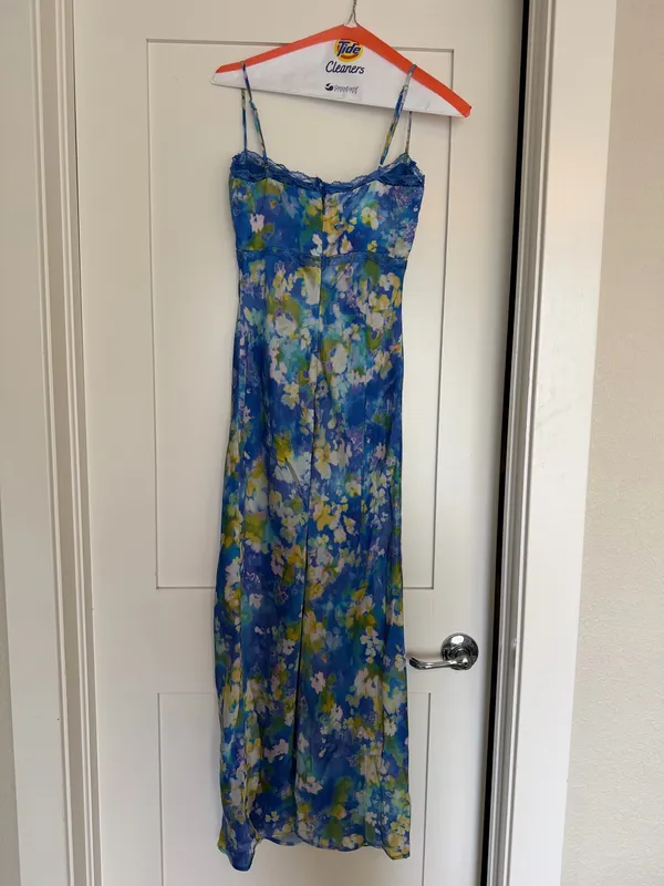 ASTR Midi Floral Dress The Label - Image 5