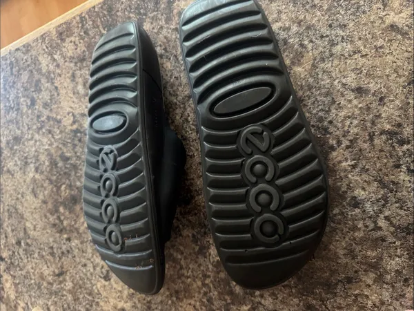 Ecco Black Slide Sandals with Textured Soles - Image 2