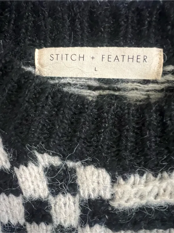Stitch + Feather Black and Cream Patterned Women's Sweater Size L - Image 3