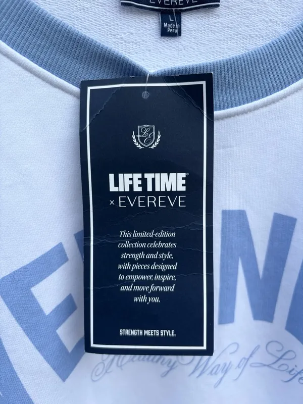 NWT EVEREVE X Lifetime Wellness Graphic Sweatshirt Size Large - Image 6