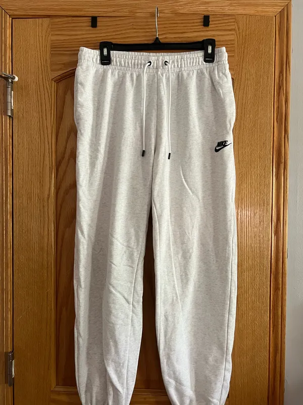 Nike Birch Heather Women's Sportswear Club Fleece Mid-Rise Oversized Sweatpants - Image 2