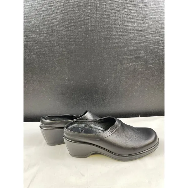 Dansko Women's Black Leather Clogs/ Shoes/ Slip On Size 41-9.5 SKU 4581 - Image 5