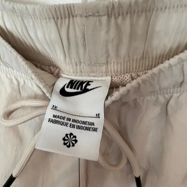 Nike‎ Tan Loose Fit Mid Rise Windbreaker Crops Size 1X - Image 10