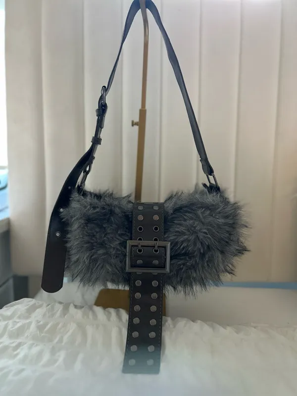 Furry shoulder bag Gray - Image 3