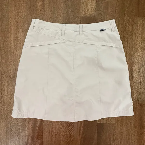 Patagonia Skort Womens 6 Tan Khaki Athletic Hiking Skirt Skort - Image 4