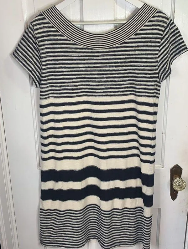 Anthropologie Mauve Haven Soft Knit Striped Navy White Shift Dress W-640 Size M - Image 7