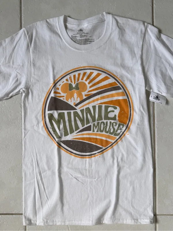 Disney World Parks Minnie Mouse Castle Graphic T Shirt Women’s size Small - Image 2