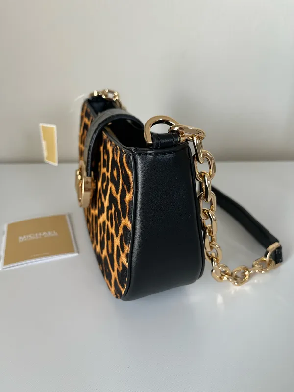 Michael Kors Carmen Small Pouchette - Image 4