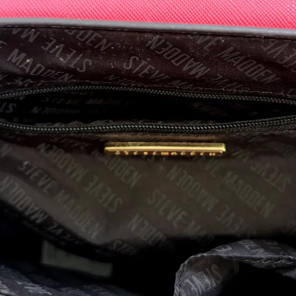 Steve Madden Pink Melodie Crossbody Bag Gold SM Logo Flap Messenger Purse 9"x7"‎ - Image 10