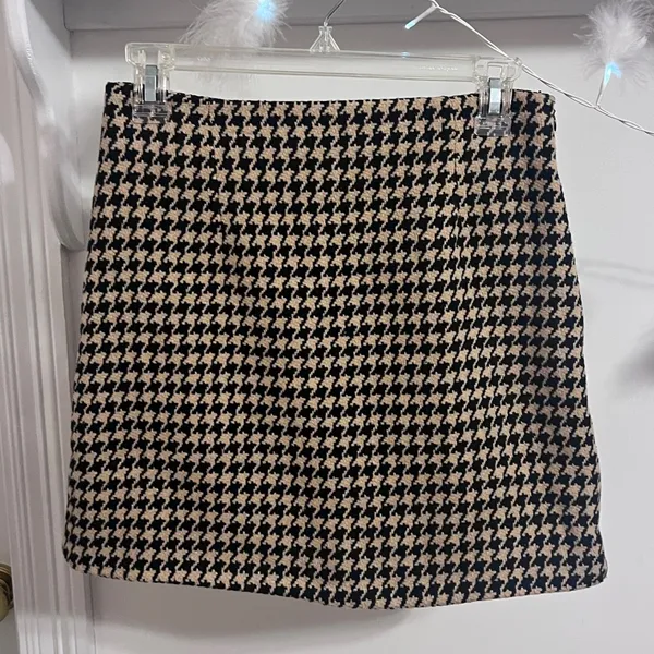 FINAL PRICE Moodie Houndstooth Mini Skirt Tan - Image 2