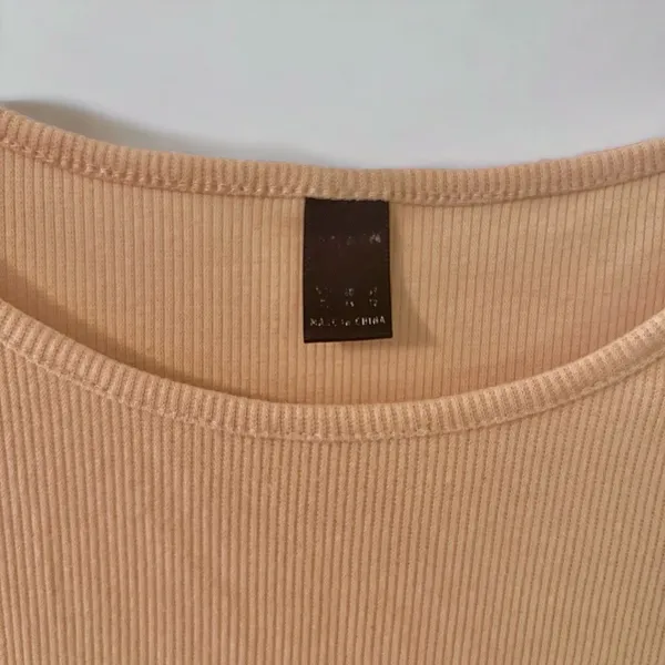 SHEIN Beige “Los Angeles California” Short Sleeve Ribbed Fitted Crop Top - Image 7