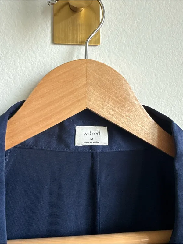 Wilfred by Aritzia Satin Button Down Blouse Navy Blue Women's Medium NWT - Image 8