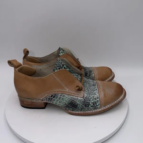 Freebird Mabel Oxfords Western Tan Turquoise Distressed Leather Bootie Size 9 - Image 2