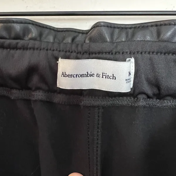 ABERCROMBIE- Vegan Faux Leather Sunday Jogger Pants Pull On Paper-Bag Waist - Image 5