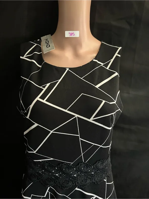 Owin Women’s Black & White Geometric Fit-&-Flare Dress Floral Lace Waist LG NWT - Image 5