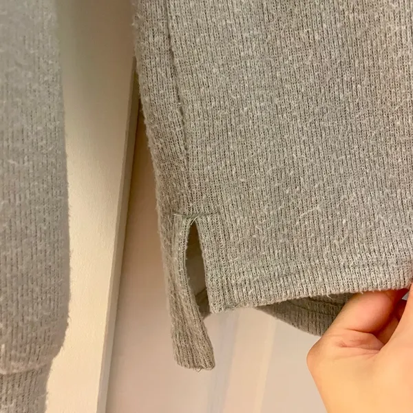 Abercrombie Soft Cozy V-Neck Sweater, Gray/Mint Green, Size XS, EUC - Image 4
