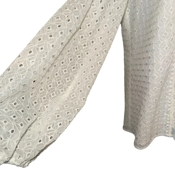 WHITE HOUSE BLACK MARKET White‎ Mock Neck L/S Eyelet Lined Blouse EUC Size 4 - Image 5