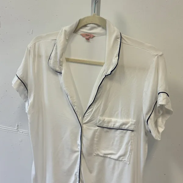 Eberjey Gisele Short Sleeve Pajama Top White Navy Piping Modal Size Medium - Image 3
