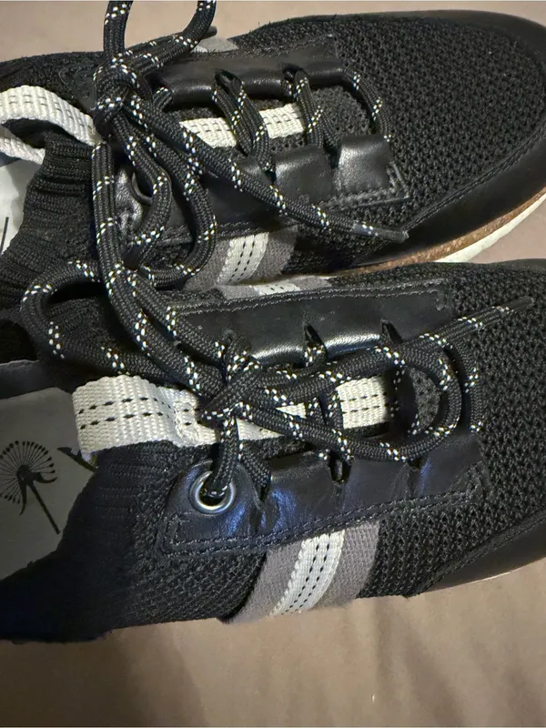 Women’s Black Knit OTBT Sneakers with Gray Accent. EUC. Barely worn. - Image 6