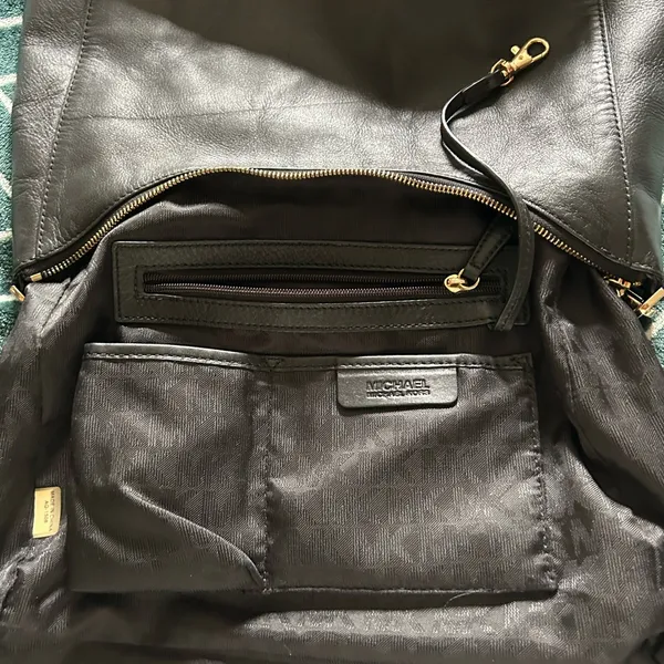 MICHAEL Michael Kors Matilda Pebbled Leather Shoulder Bag / Hobo in Black - Image 12