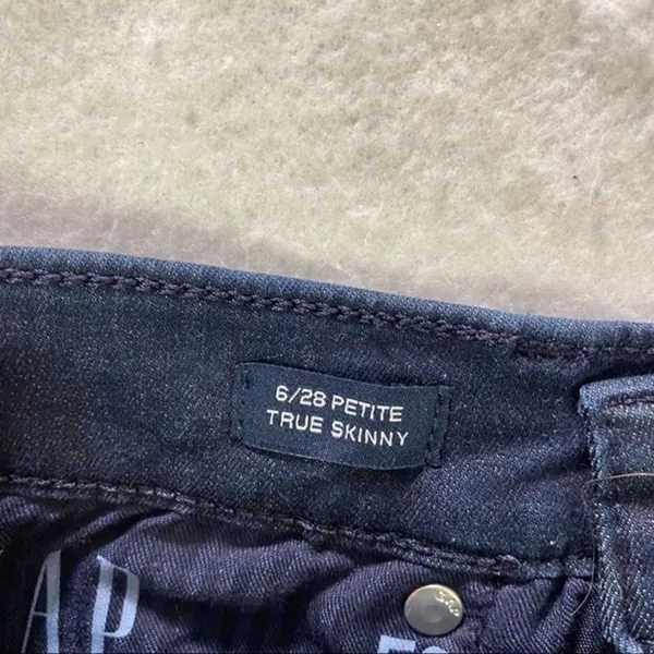 GAP True Skinny‎ Jean - Image 5