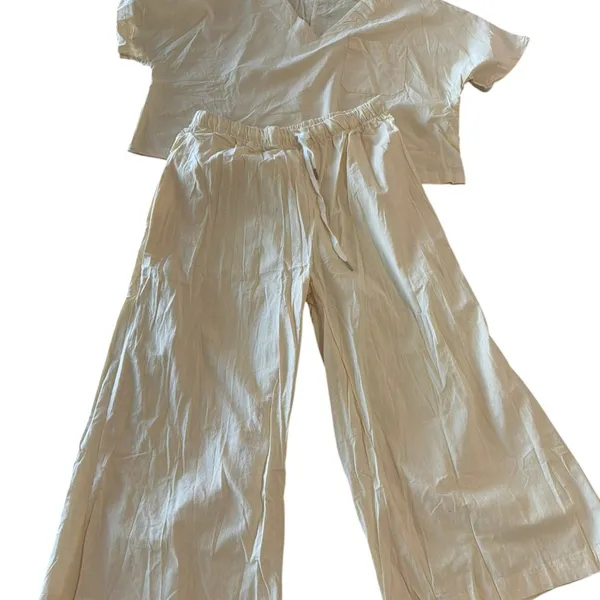 Women's Two Piece Cotton Blend Crop Top and Crop Pant Set Size Medium #260702 - Image 7