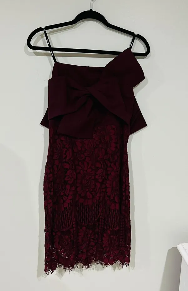 Soieblu burgundy bow front Lace Dress - Image 4