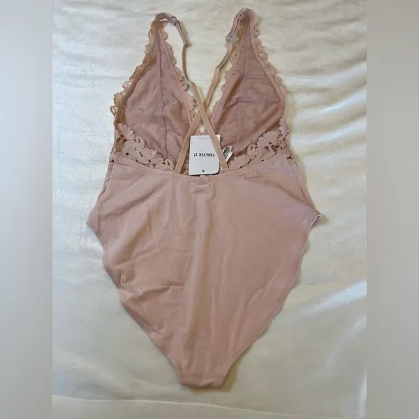 Forever 21 Blush Lace Bodysuit‎ Size Large - Image 3