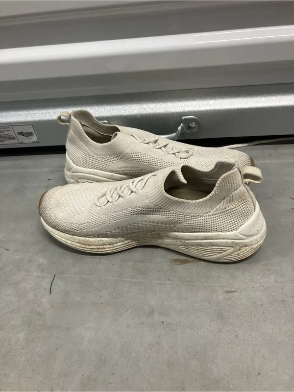 Bob Sport by Skechers Size 8 walking white - Image 7