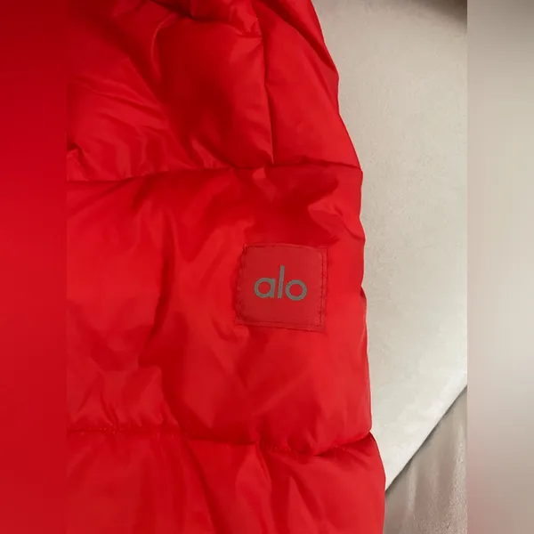 ALO Yoga NWT Cropped Atmosphere Puffer Bright Red Size XS - Image 8