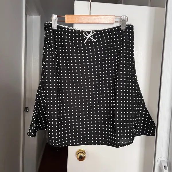 Black and White Satin Polka Dot Skirt - Image 4