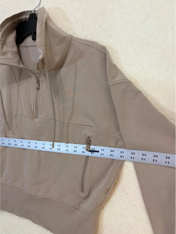 Women’s M Taupe Old Navy Active 1/4 Zip Cropped Fleece Pullover - Image 5