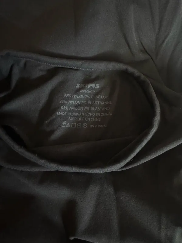 SKIMS Fits Everybody T-Shirt Onyx - Image 2