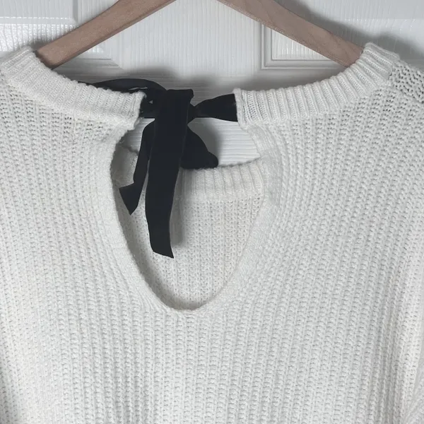 A New Day White Chunky Knit Sweater with Keyhole & Black Velvet Tie on Back - Image 7