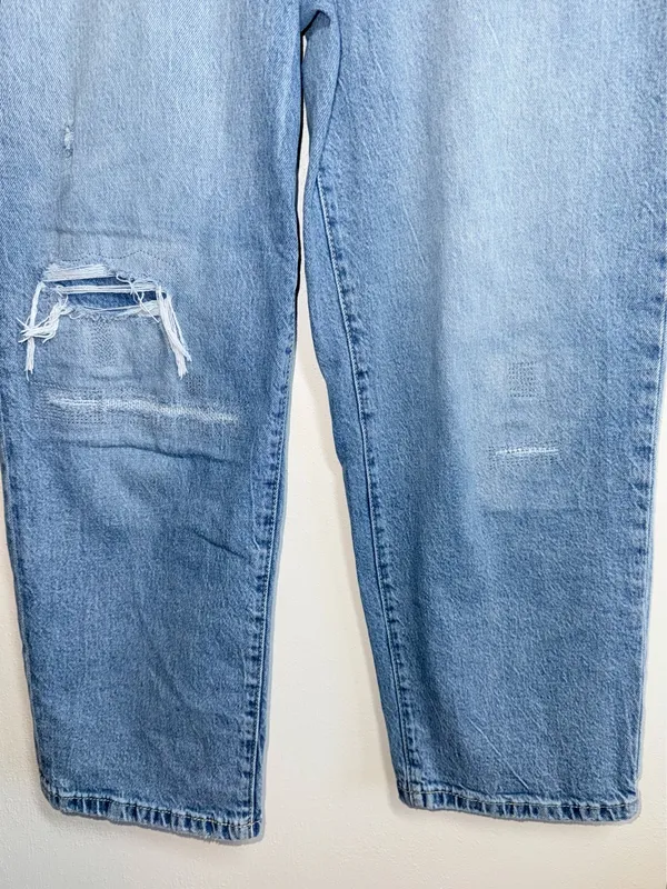 Maurices Edgely High Rise Relaxed Straight Ankle Jeans Light Wash Ripped - Image 5
