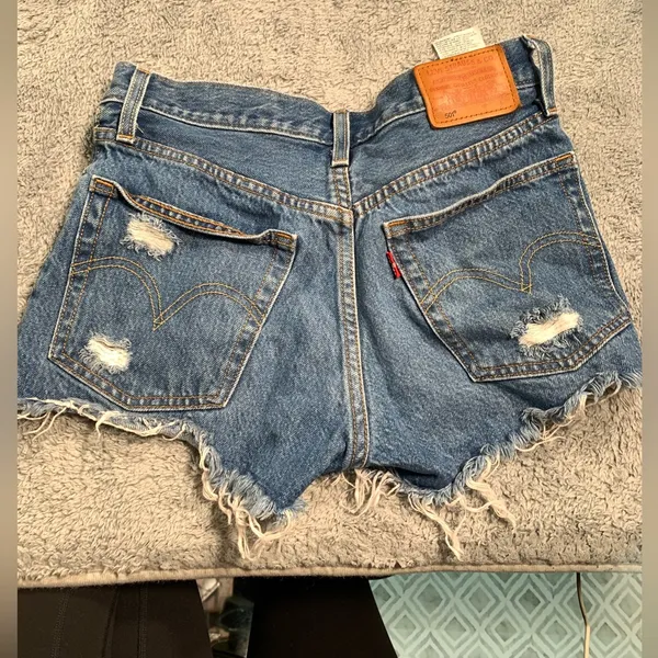 Levi's 501 Distressed Denim Women Shorts W24 - Image 10
