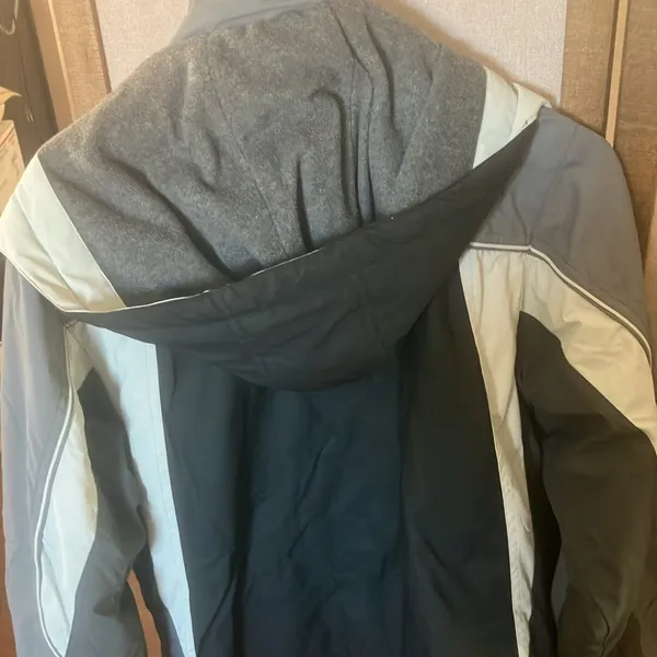 FINAL MARKDOWN Arizona Jean Black and Gray Ski & Snowboard hooded Jacket medium - Image 5