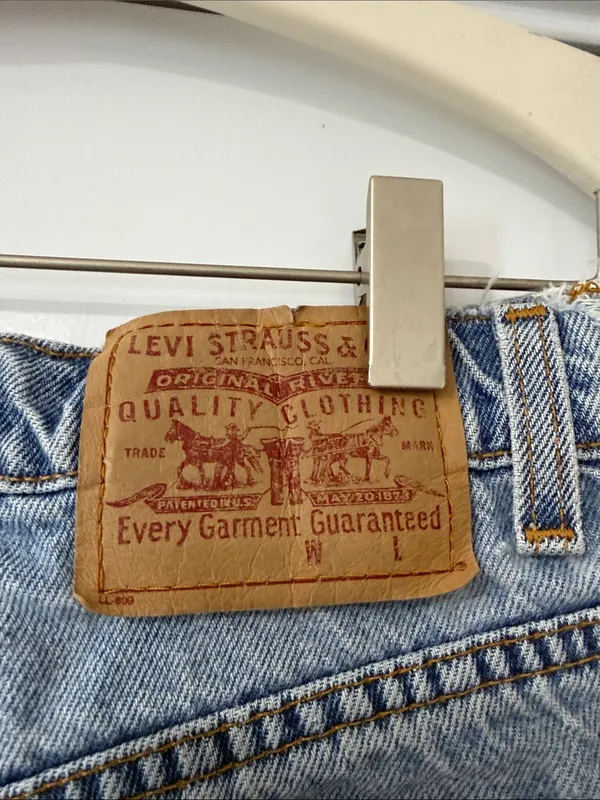Levi’s Vintage High-Rise Light Wash Denim Cutoff Shorts Size 5 - Image 4