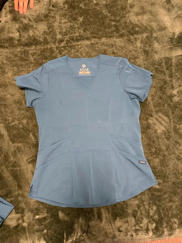 Adar Amazon Scrubs Set - Image 4