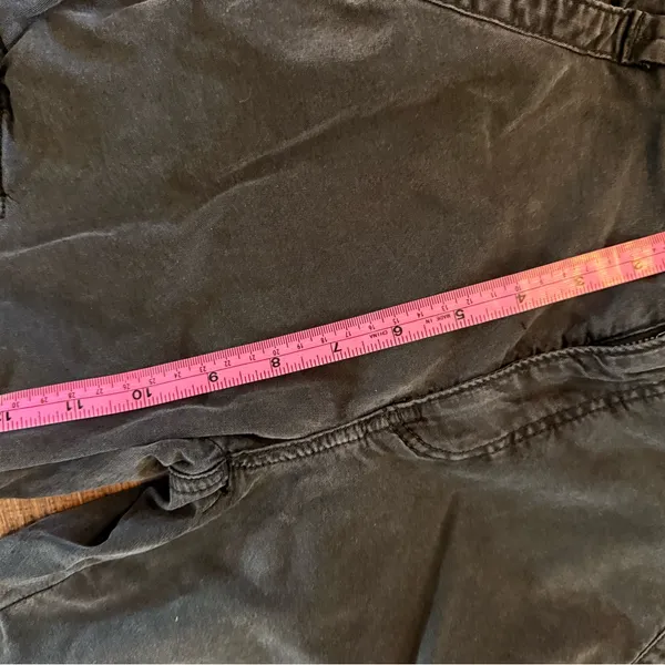 American Eagle Faded Black Baggy Cargo Jeans Stretch Size 8 Short - Image 8