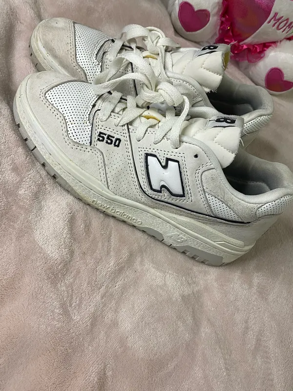 New Balance 550 Sneakers Shoes Size Women 7 Mens 5.5 - Image 2