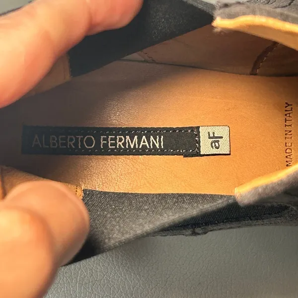 Alberto Fermani Suede Chelsea Boots Dark‎ Gray Block Heel Made in Italy Size 9.5 - Image 6